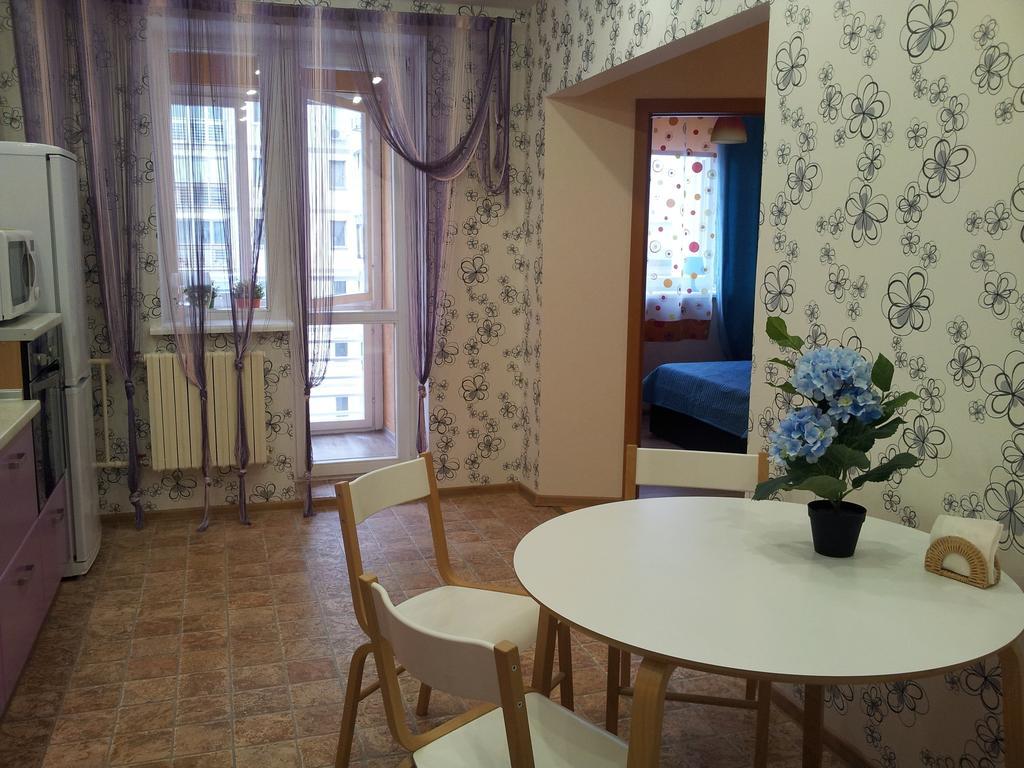 Апартаменты Независимости 168-2 Minsk Kamer foto